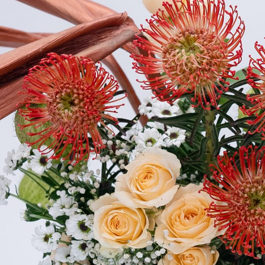 A Changing Gifting Habit Why High-end roses delivery Mumbai Is Quietly Growing