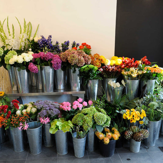 Boutique Flower Arrangements Mumbai: The Perfect Blend of Art and Emotion.